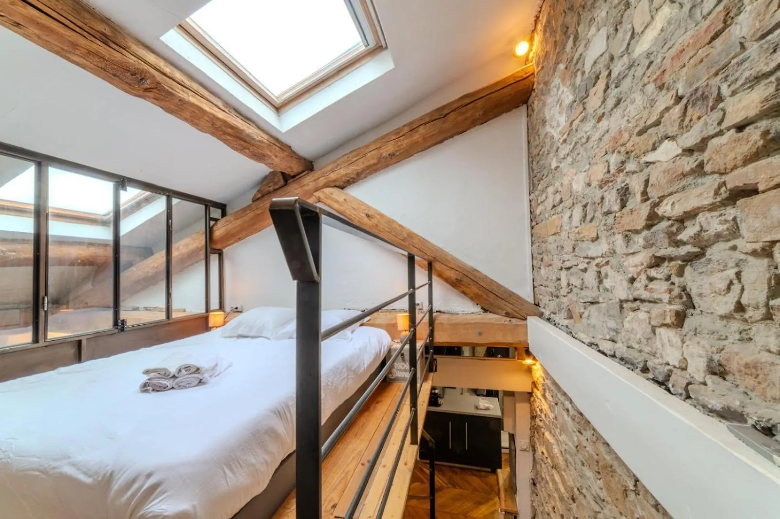 Magnifique Appartement - Place Des Terreaux Lyon 0*,  France